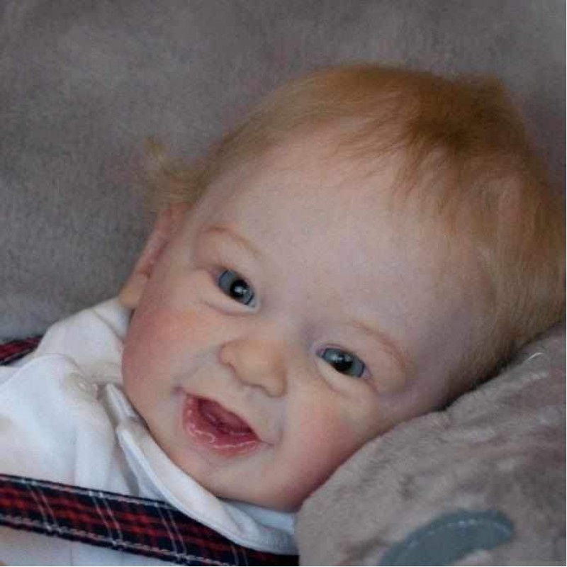 Realistic 20'' Gisel...